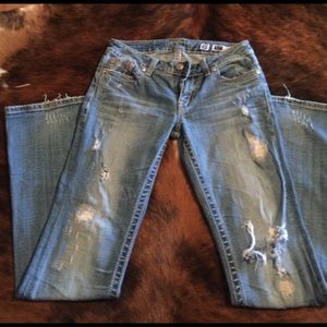 Distressed Miss Me 30x32